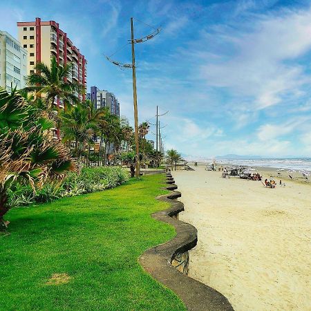 Apartamento Na Vila Caicara Em Predio Frente Mar Com Excelente Localizacao Por Reserva Praia 프라이아 그란데 외부 사진